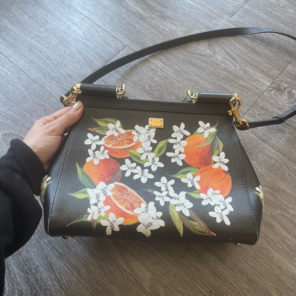 ✨ STUNNING AND RARE DOLCE & GABBANA ORANGE BLOSSOM SICILY TOTE ✨ - Picture 7 of 8